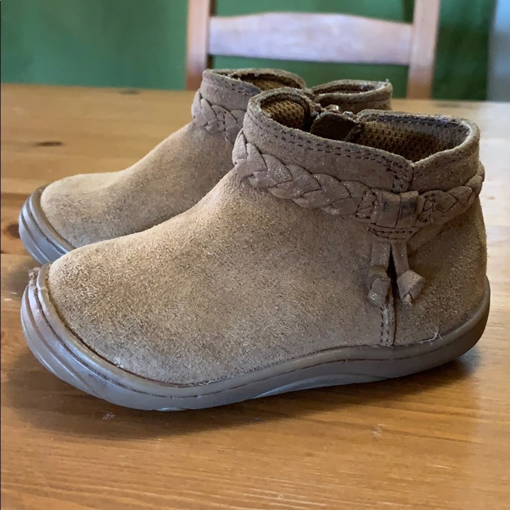 Stride Rite size 5